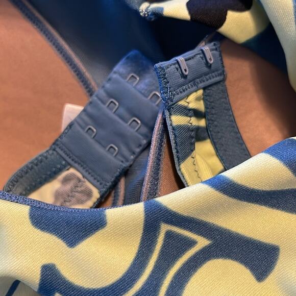 Athleta Blue Damask Print Racerback Tank Top with Built-in Underwire Bra 34B Med - Picture 6 of 8